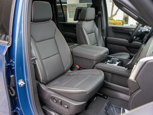 New 2026 GMC Yukon XL Elevation w/ Elevation Premium Package image 9