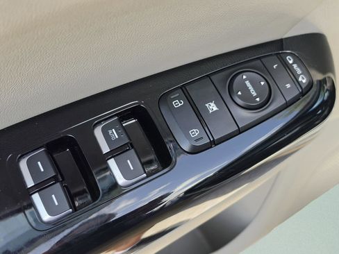 Used 2021 Kia Sportage SX FWD image 21