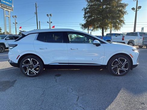 New 2026 Chevrolet Equinox EV LT image 8