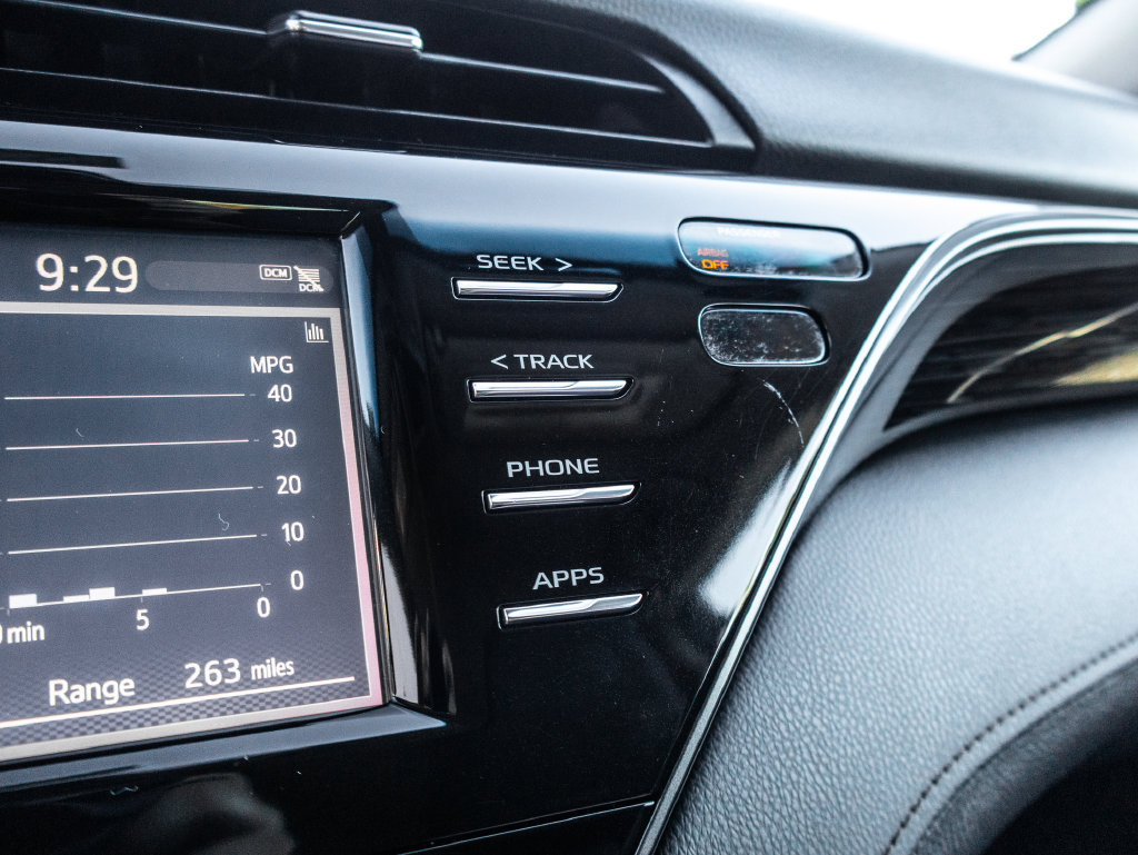 Used 2019 Toyota Camry LE FWD image 24
