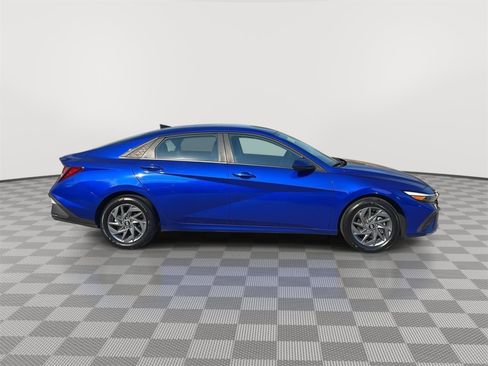 Certified 2024 Hyundai Elantra SEL FWD image 4