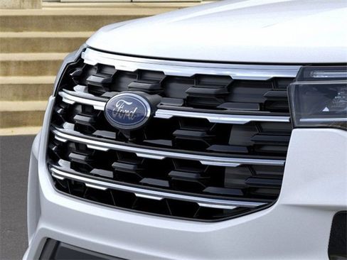 New 2025 Ford Explorer Active w/ Active Comfort Package image 17