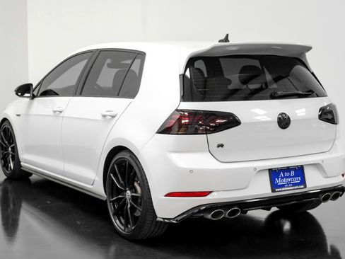 Used 2019 Volkswagen Golf R 4-Door image 9