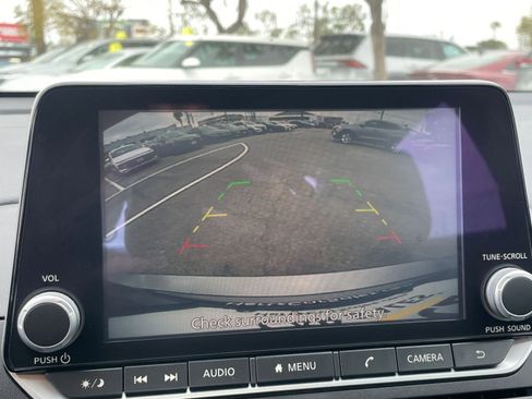 Used 2025 Nissan Altima 2.5 SV image 24