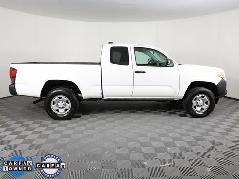 Used 2022 Toyota Tacoma SR image 4