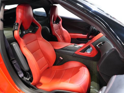 Used 2015 Chevrolet Corvette Z06 w/ 3LZ Preferred Equipment Group RWD image 29