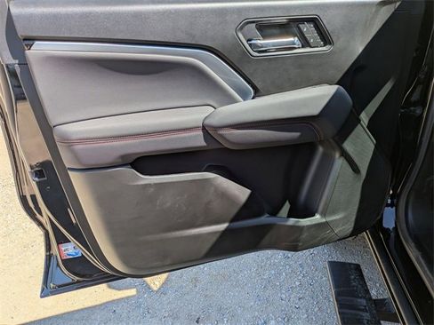 New 2025 Chevrolet Colorado Z71 w/ Midnight Edition image 8