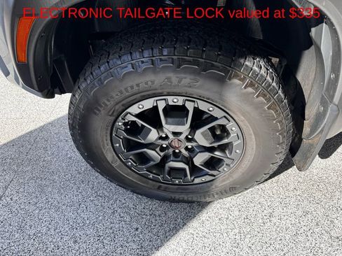 Used 2024 Nissan Frontier PRO-4X w/ Pro Premium Package image 11