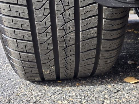 New 2026 BMW X6 xDrive40i w/ Climate Comfort Package image 12