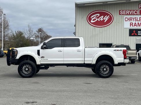 Used 2019 Ford F250 Lariat w/ Lariat Ultimate Package image 2