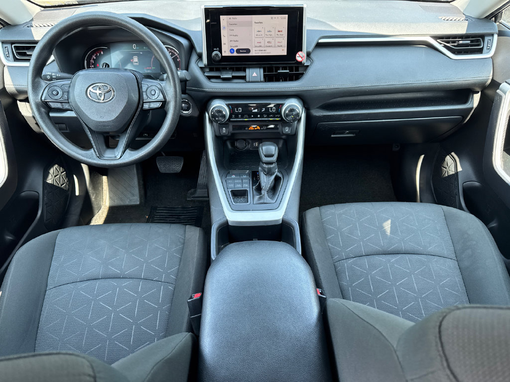 Used 2025 Toyota RAV4 XLE AWD/4WD image 25