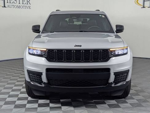 Used 2024 Jeep Grand Cherokee L Altitude RWD image 6