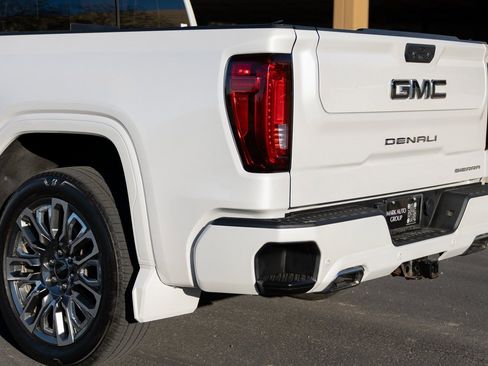 Used 2023 GMC Sierra 1500 Denali Ultimate image 10