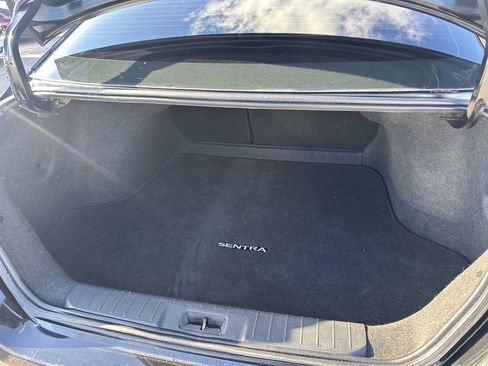 Used 2023 Nissan Sentra SR w/ Midnight Edition Package image 11