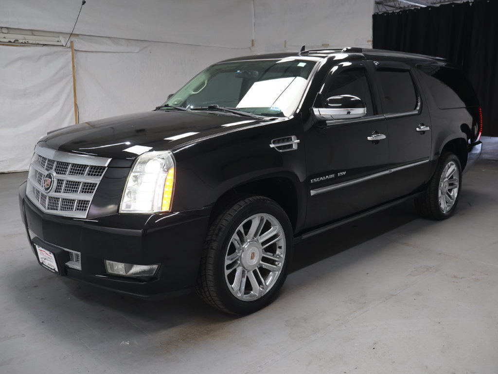 Used 2013 Cadillac Escalade ESV Platinum RWD image 3