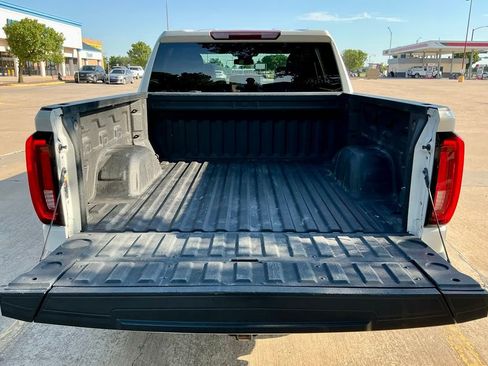 Used 2022 GMC Sierra 1500 SLT w/ SLT Convenience Package AWD/4WD image 18
