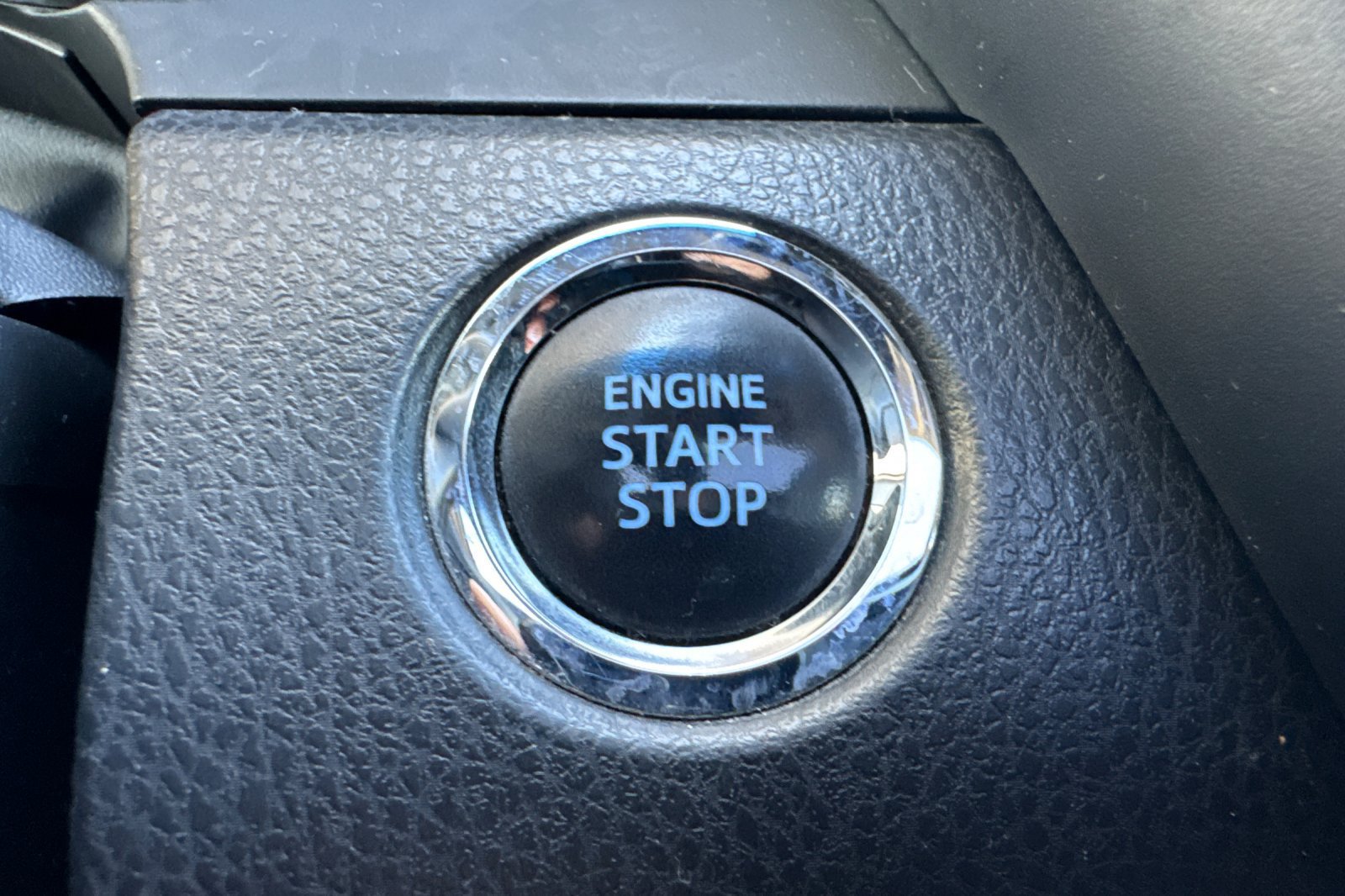 Used 2018 Toyota Camry SE w/ Moonroof Package FWD image 22