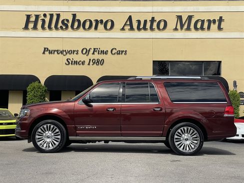 Used 2016 Lincoln Navigator L Reserve AWD/4WD image 3