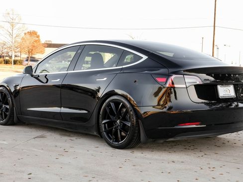 Used 2019 Tesla Model 3 Performance image 11