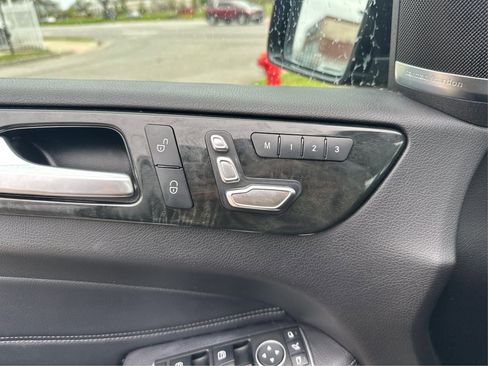 Used 2018 Mercedes-Benz GLS 550 4MATIC w/ Driver Assistance Package image 31