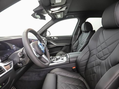 Used 2026 BMW X5 xDrive40i w/ M Sport Package image 11