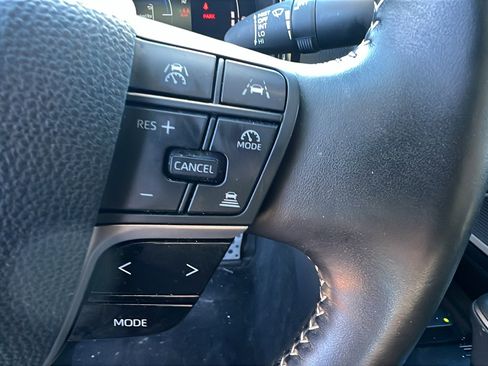 Used 2025 Toyota Camry SE image 28