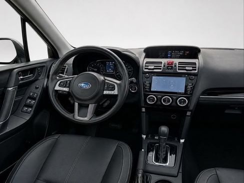 Used 2018 Subaru Forester 2.5i Touring AWD/4WD image 12