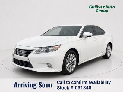 Used 2013 Lexus ES 300h w/ Luxury Pkg