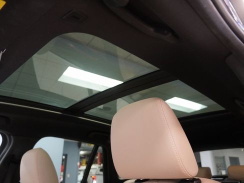 Used 2018 BMW X1 xDrive28i w/ Convenience Package image 4