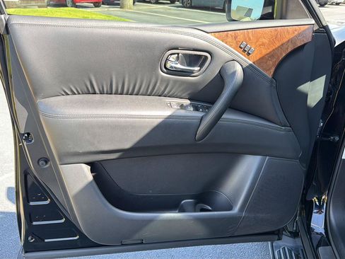 Used 2023 Nissan Armada SL w/ Captain's Chairs Package AWD/4WD image 16