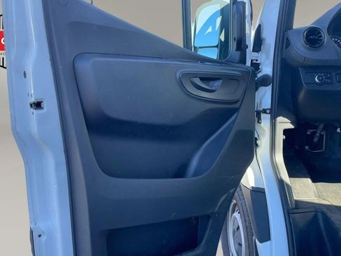 Used 2023 Mercedes-Benz Sprinter 2500 image 19