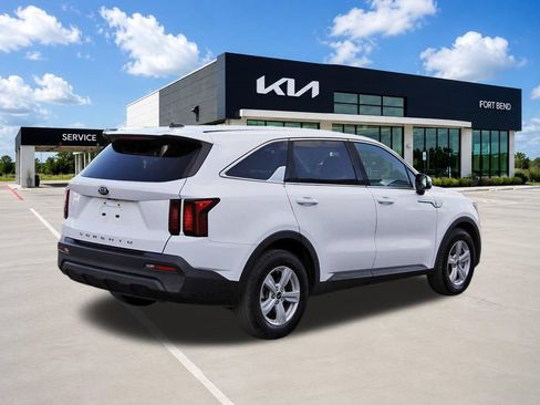 Used 2021 Kia Sorento LX FWD image 5