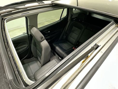 Used 2022 GMC Terrain SLE w/ Driver Convenience Package image 21