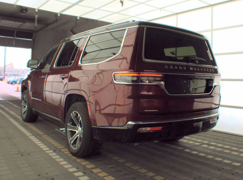 Used 2023 Jeep Grand Wagoneer 4WD image 4