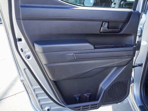 Certified 2025 Toyota Tacoma SR5 AWD/4WD image 24
