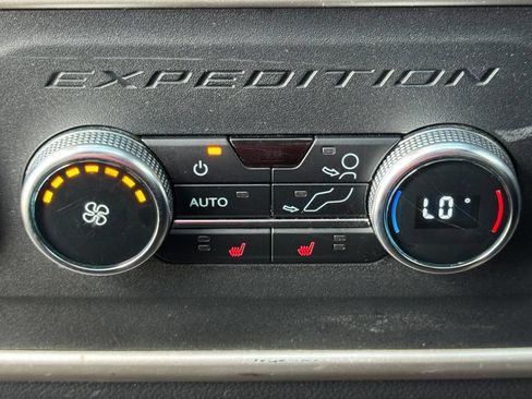 Used 2023 Ford Expedition Limited AWD/4WD image 32