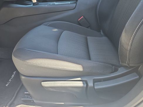 Used 2024 Nissan Altima 2.5 S FWD image 28