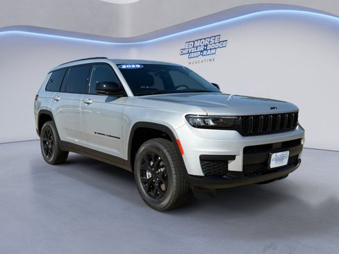 New 2025 Jeep Grand Cherokee L Altitude image 7