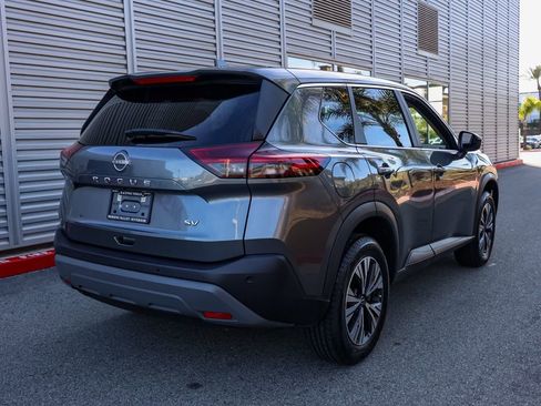 Used 2023 Nissan Rogue SV image 4