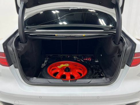 Used 2020 Jaguar XE S RWD image 27