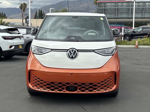 Certified 2025 Volkswagen ID. Buzz 1st Edition AWD/4WD image 2