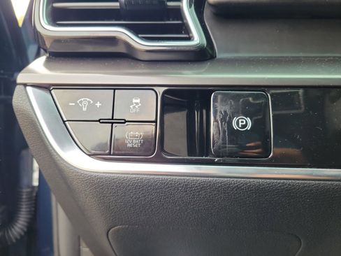 Used 2024 Kia Sportage EX image 6