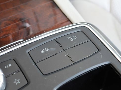 Used 2016 Mercedes-Benz GL 450 4MATIC image 31