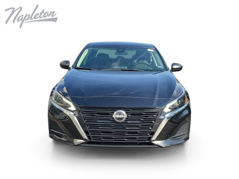 Used 2025 Nissan Altima 2.5 SV FWD image 9