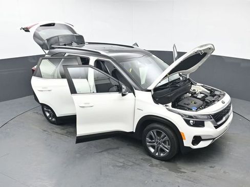 Used 2021 Kia Seltos S AWD/4WD image 44
