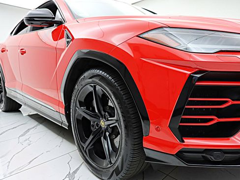 Used 2020 Lamborghini Urus AWD/4WD image 22
