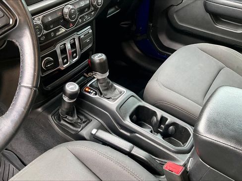 Used 2019 Jeep Wrangler Sport AWD/4WD image 14