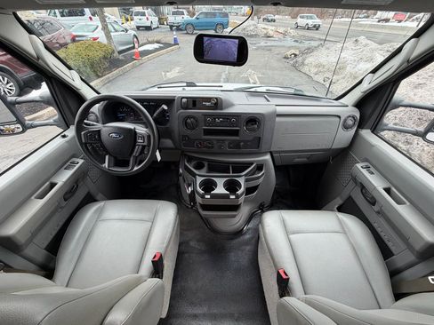 Used 2023 Ford E-450 and Econoline 450 Super Duty w/ Power Windows & Locks Group image 35