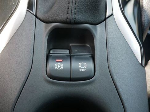 Certified 2025 Toyota Corolla Cross LE AWD/4WD image 18