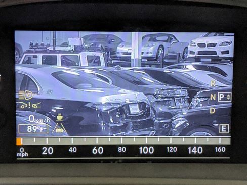 Used 2011 Mercedes-Benz CL 550 4MATIC image 30